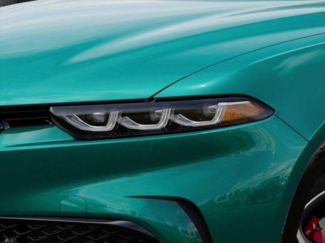 New 2025 Verde (Green) Fangio Metallic Exterior Paint Alfa Romeo  image 38