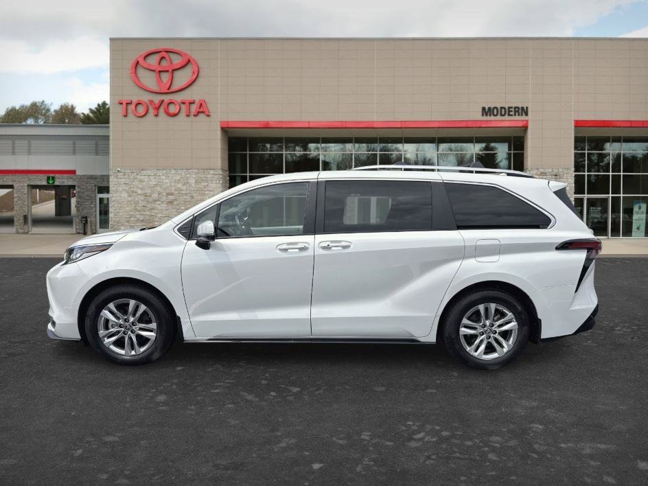 Used 2024 Wind Chill Pearl Toyota Limited image 4