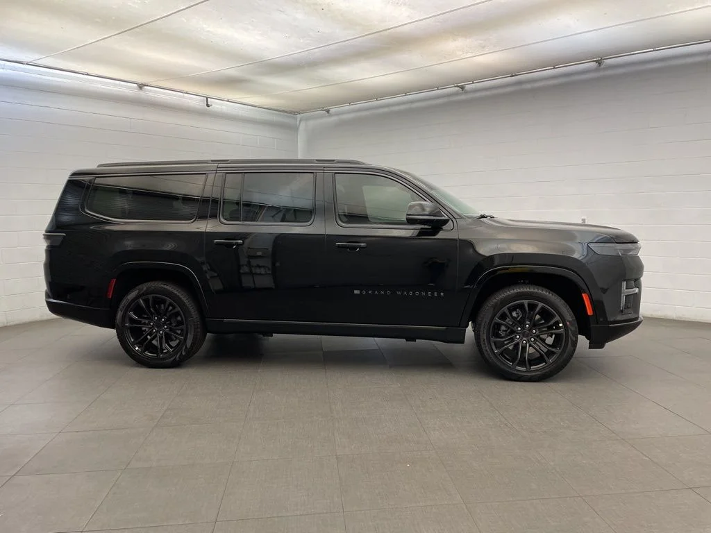 New 2026 Black Jeep Summit Obsidian image 2