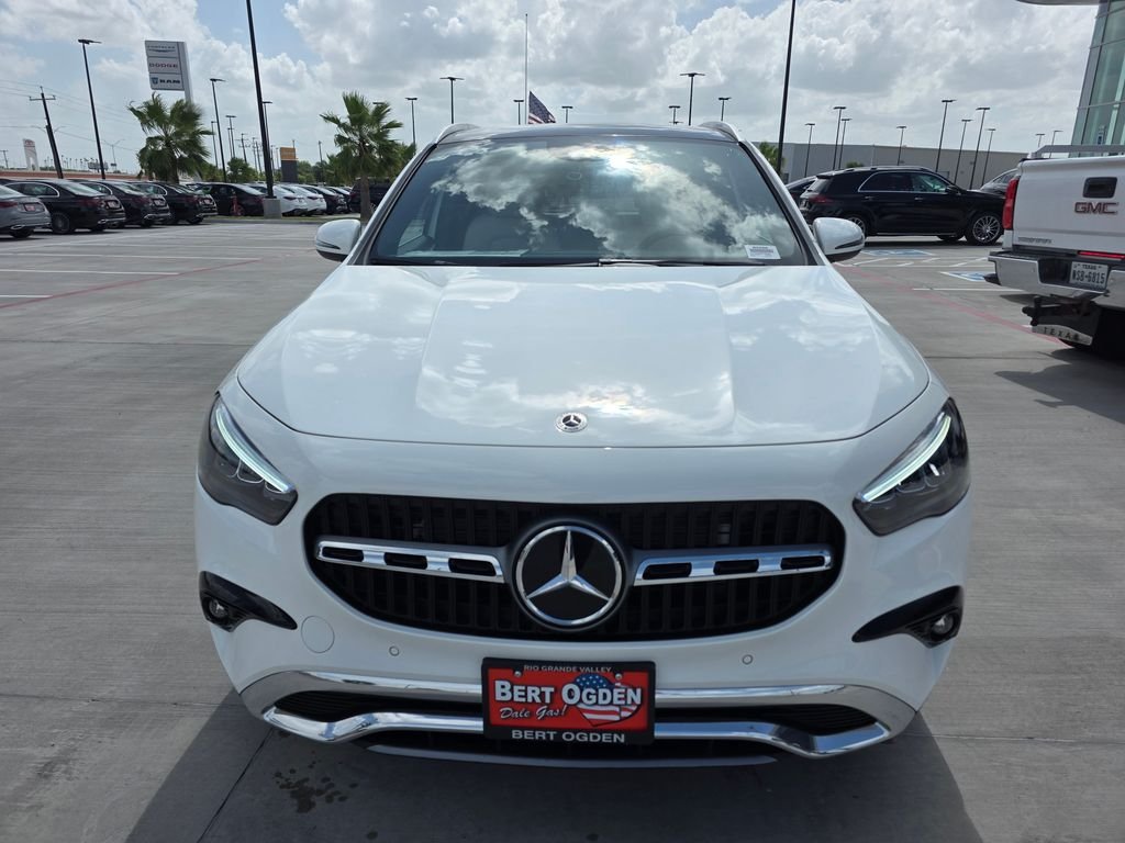 New 2026 Polar White Mercedes-Benz GLA 250 image 2