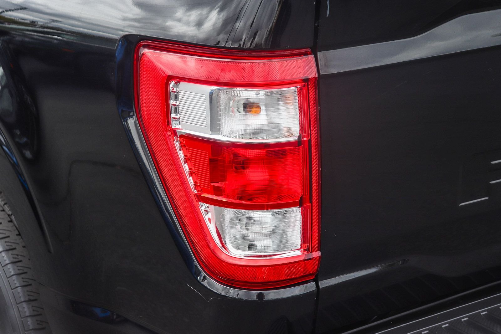 Certified Used 2022 Black Metallic Ford XL image 7
