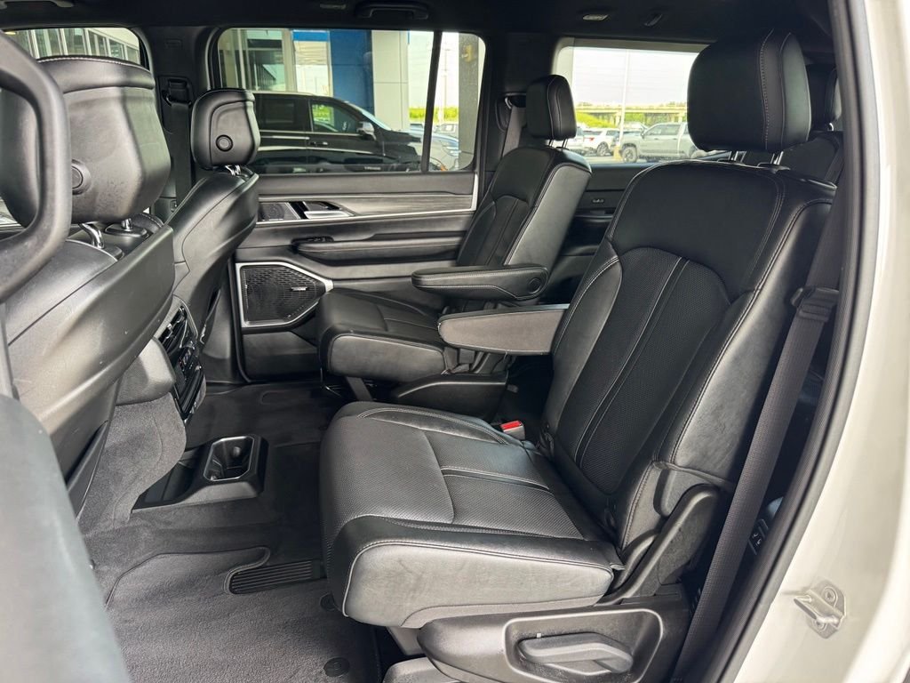 Used 2024 White Jeep Series III image 23