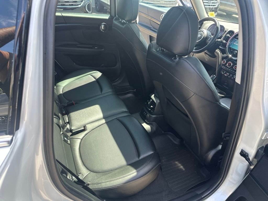 Used 2022 White MINI  image 32