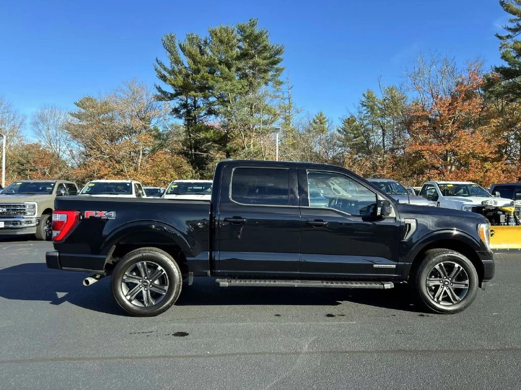Used 2023 Black Metallic Ford Lariat image 2