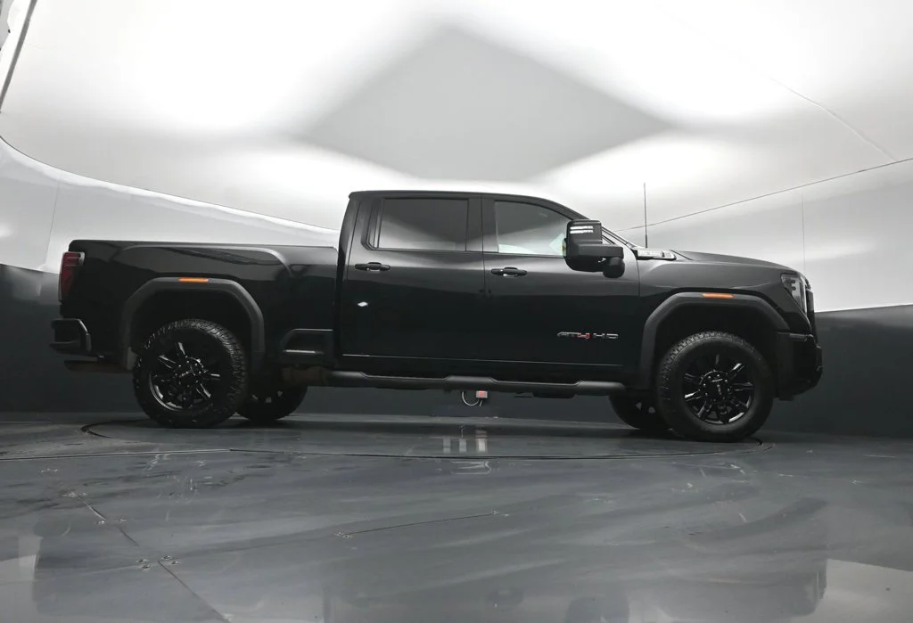 Used 2024 Black GMC AT4 image 41
