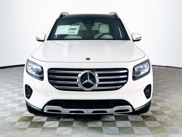 New 2026 Polar White Mercedes-Benz GLB 250 image 2