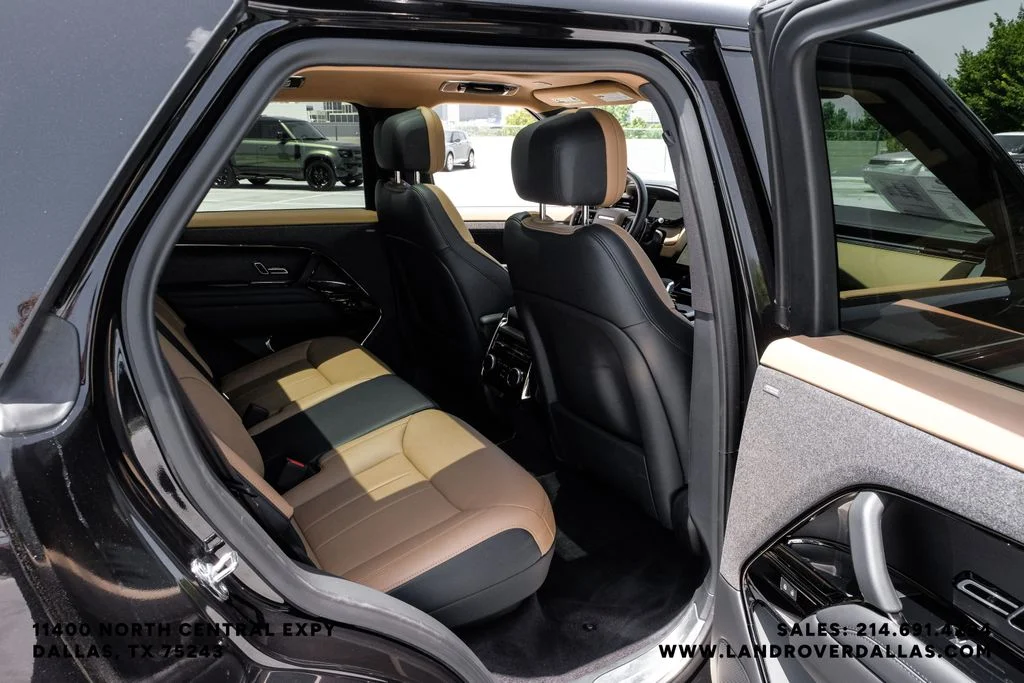 Certified Used 2024 SV Bespoke Match to Sample in Gloss Finish Land Rover Autobiography image 39