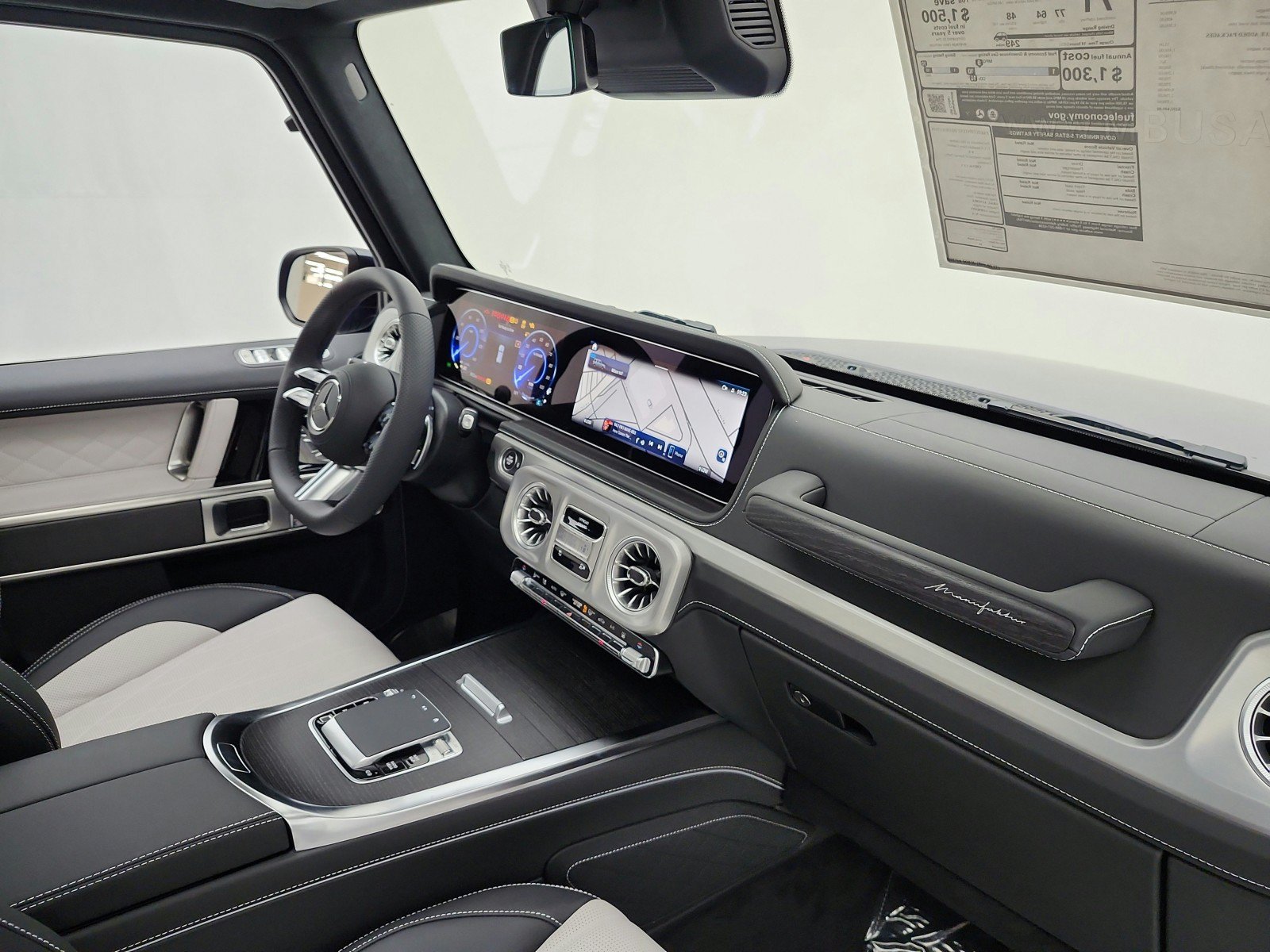 New 2027 MANUFAKTUR Exclusive Brilliant Blue Magno Mercedes-Benz G 580e SUV image 35