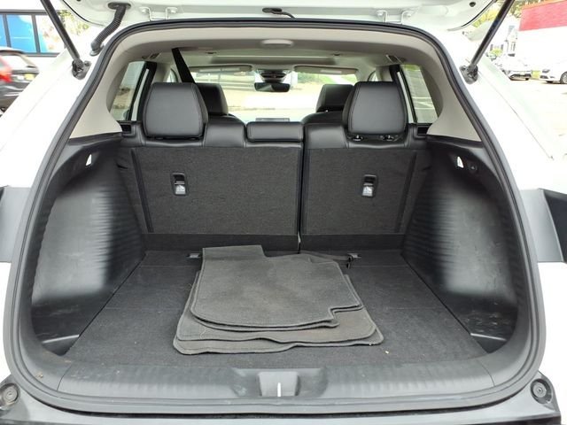 Used 2023 White Honda EX-L image 23
