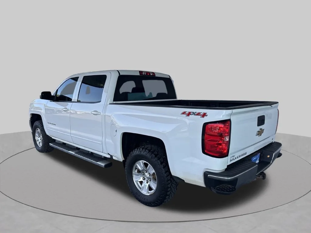 Used 2017 SUMMIT WHITE Chevrolet LT image 6