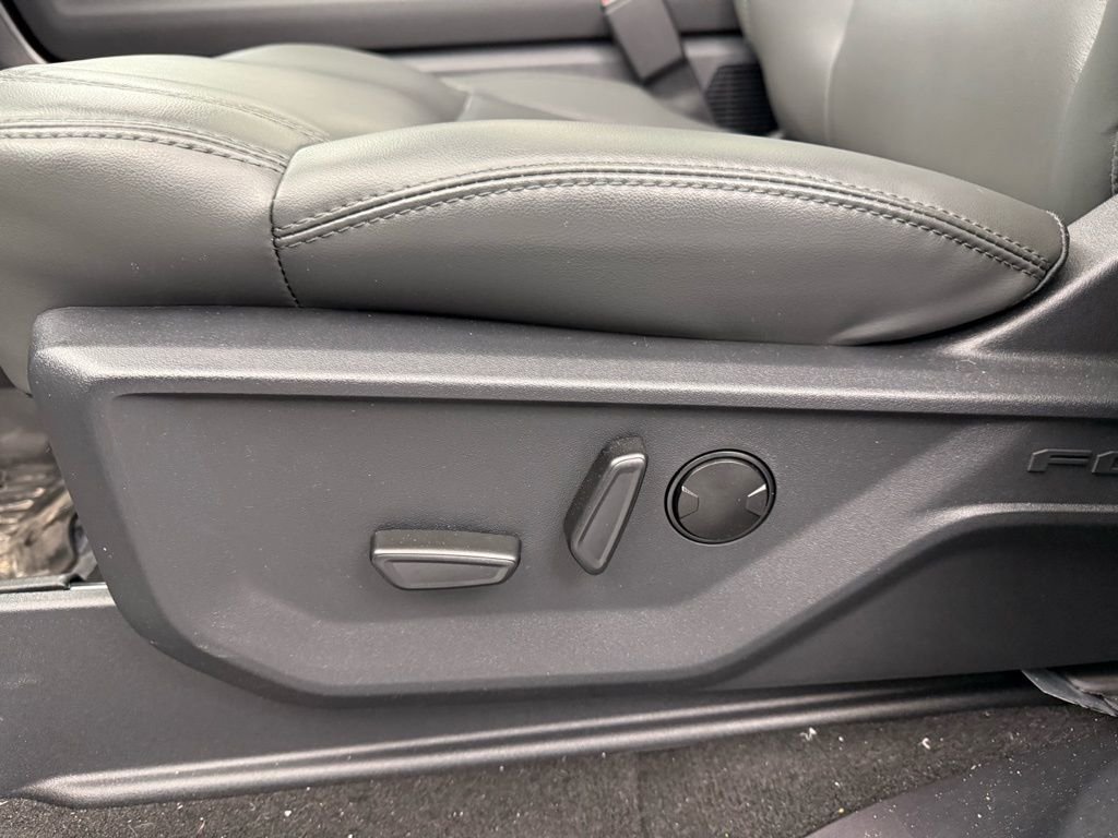 New 2026 Star White Metallic Tri-Coat Ford Active image 41