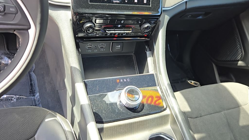 Used 2023 White Jeep Altitude X image 15