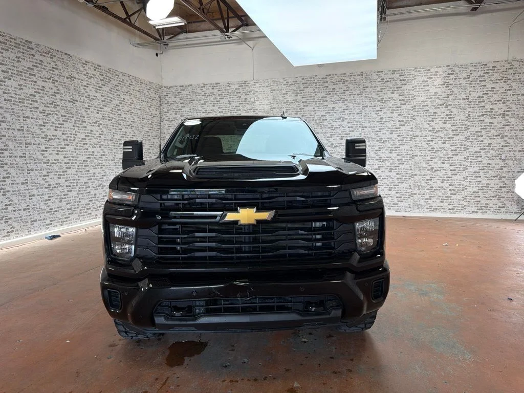 Used 2025 Black Chevrolet Custom image 2
