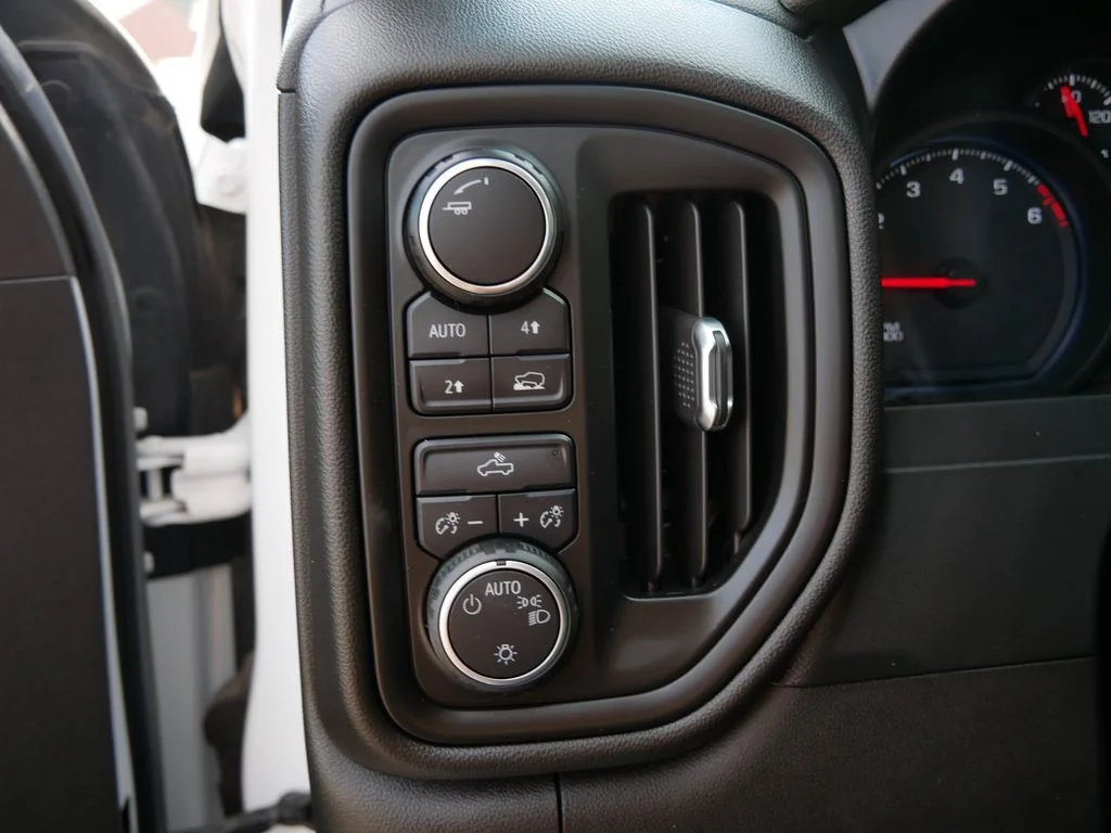 Used 2019 White Chevrolet Custom image 16