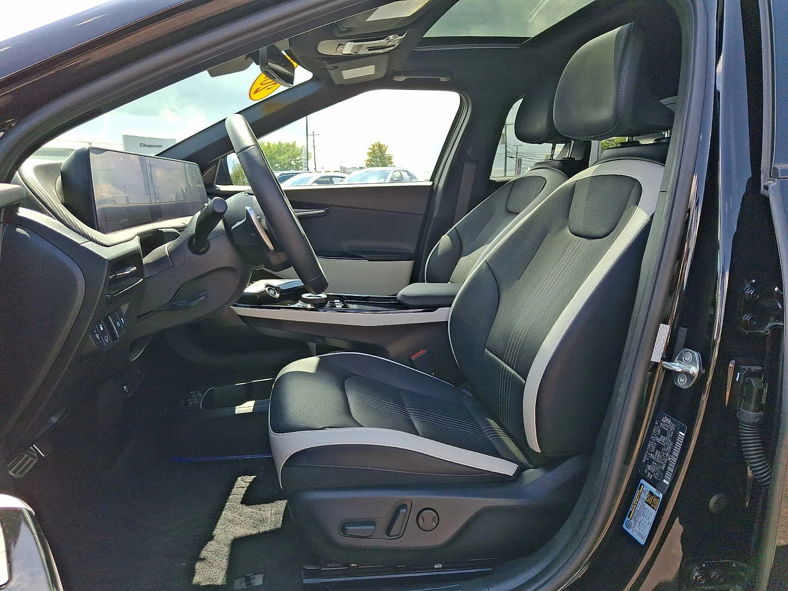 Used 2023 Aurora Black Pearl Kia GT-Line image 13