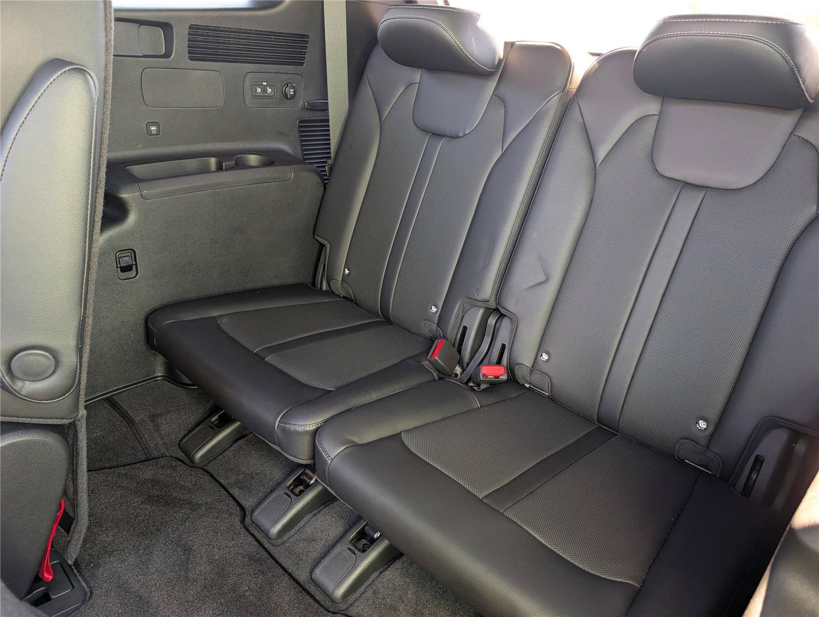 Used 2025 Glacial White Pearl Kia X-Line SX Prestige image 13