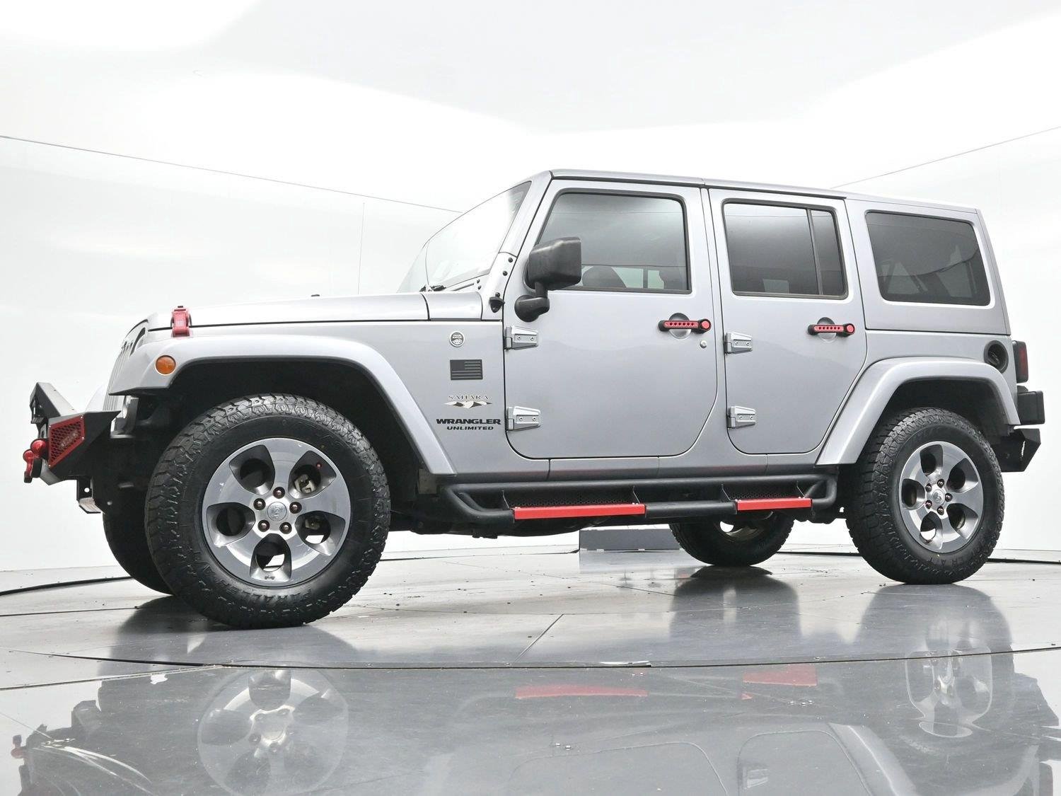 Used 2017 Billet Silver Metallic Clearcoat Jeep Sahara image 51
