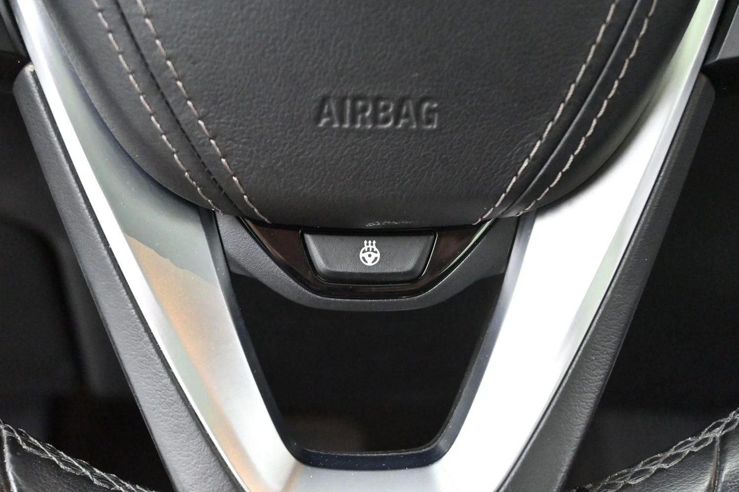 Used 2019 Mineral White Metallic BMW xDrive40i image 20