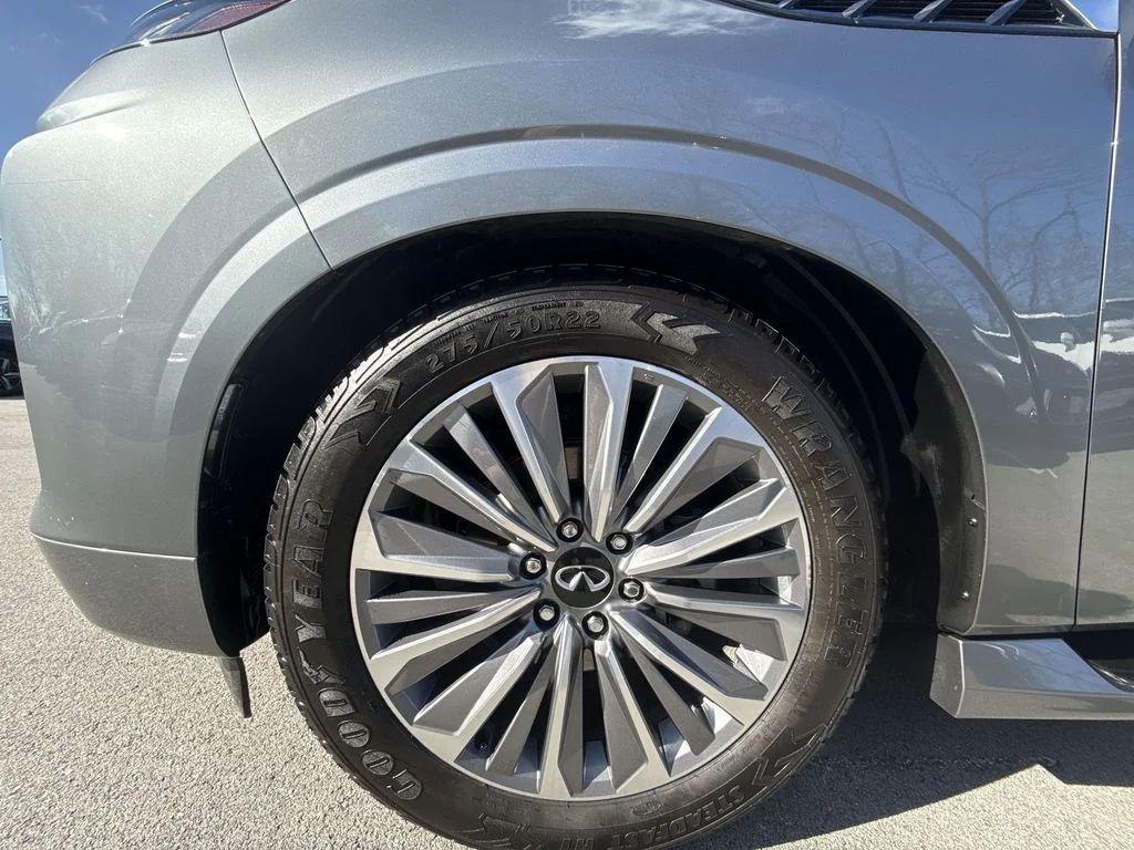 Used 2025 Silver INFINITI SENSORY image 10