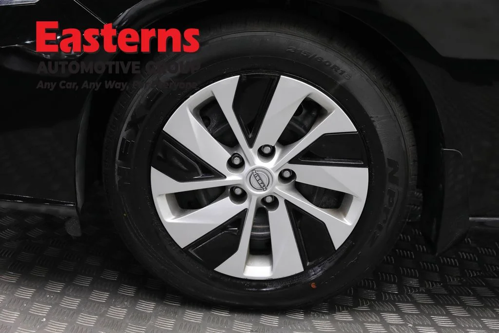 Used 2023 Black Nissan 2.5 S image 31