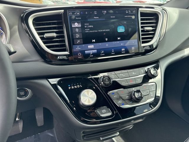 2026 Chrysler Pacifica Select - Photo 24