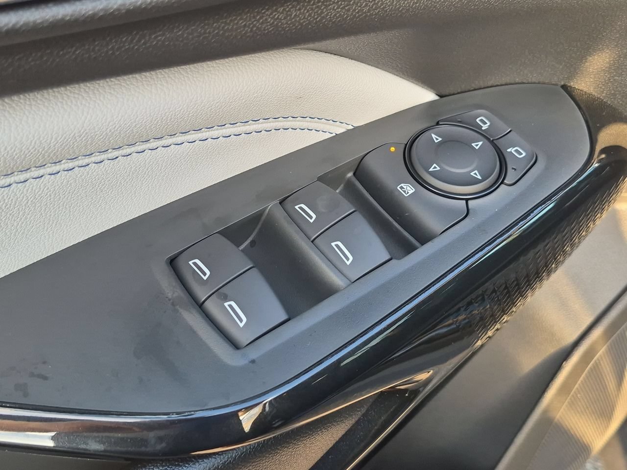 New 2026 Mosaic Black Metallic Chevrolet LT image 21