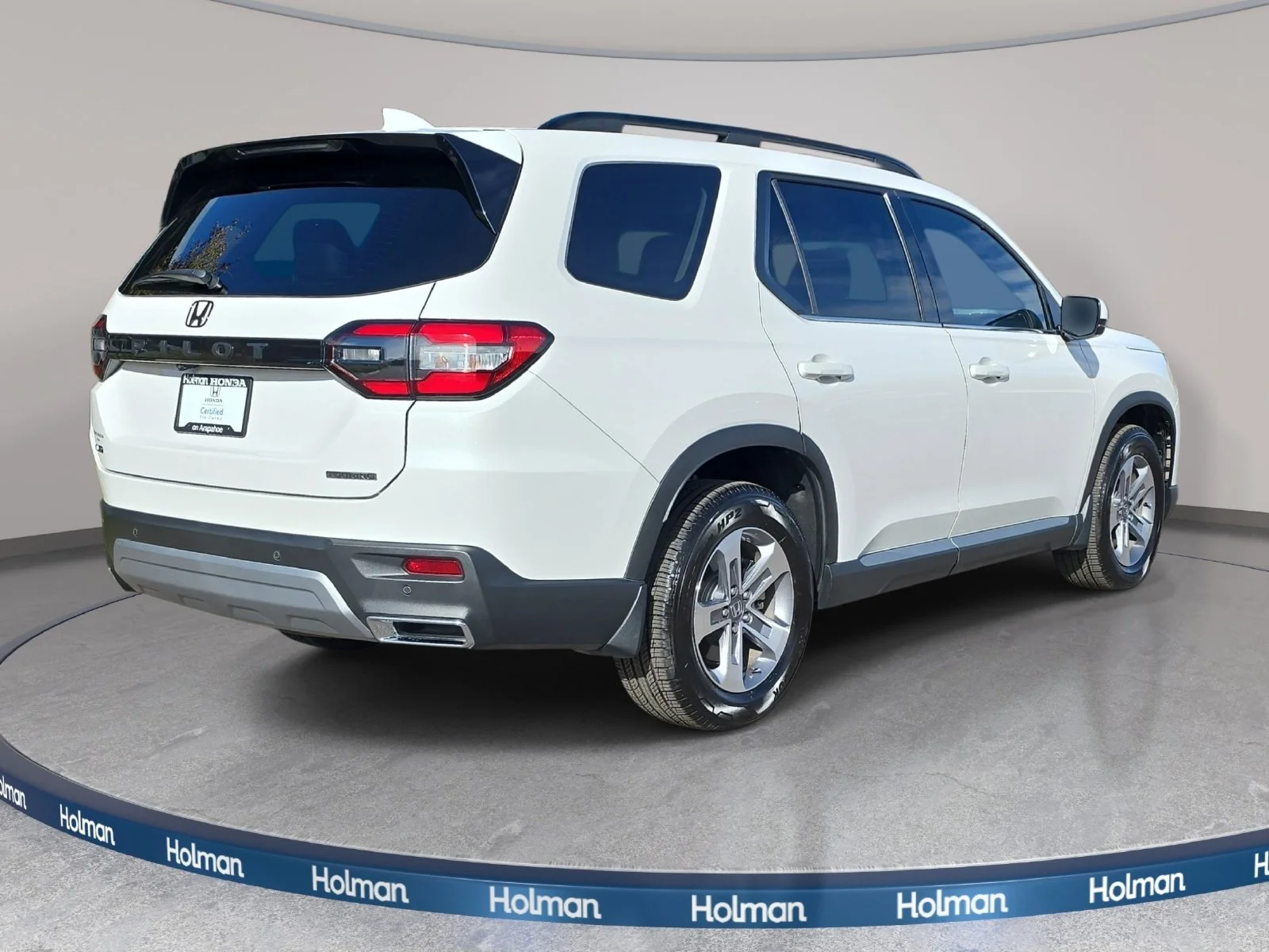 Certified Used 2025 Platinum White Pearl Honda Touring image 5