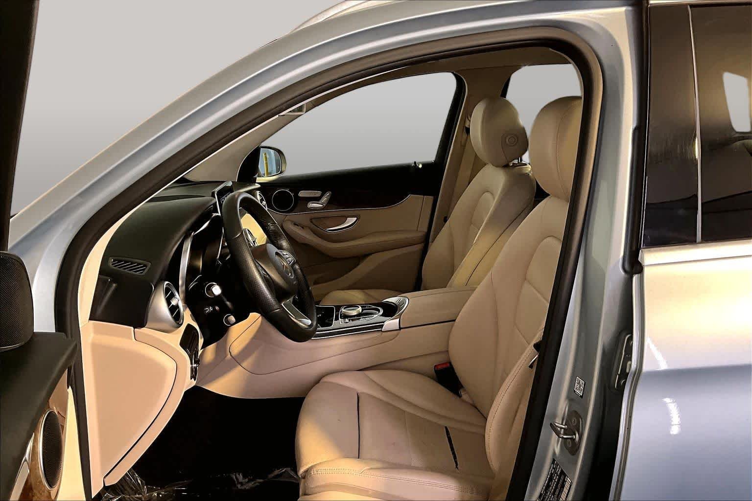 Used 2018 Diamond Silver Metallic Mercedes-Benz GLC 300 image 9