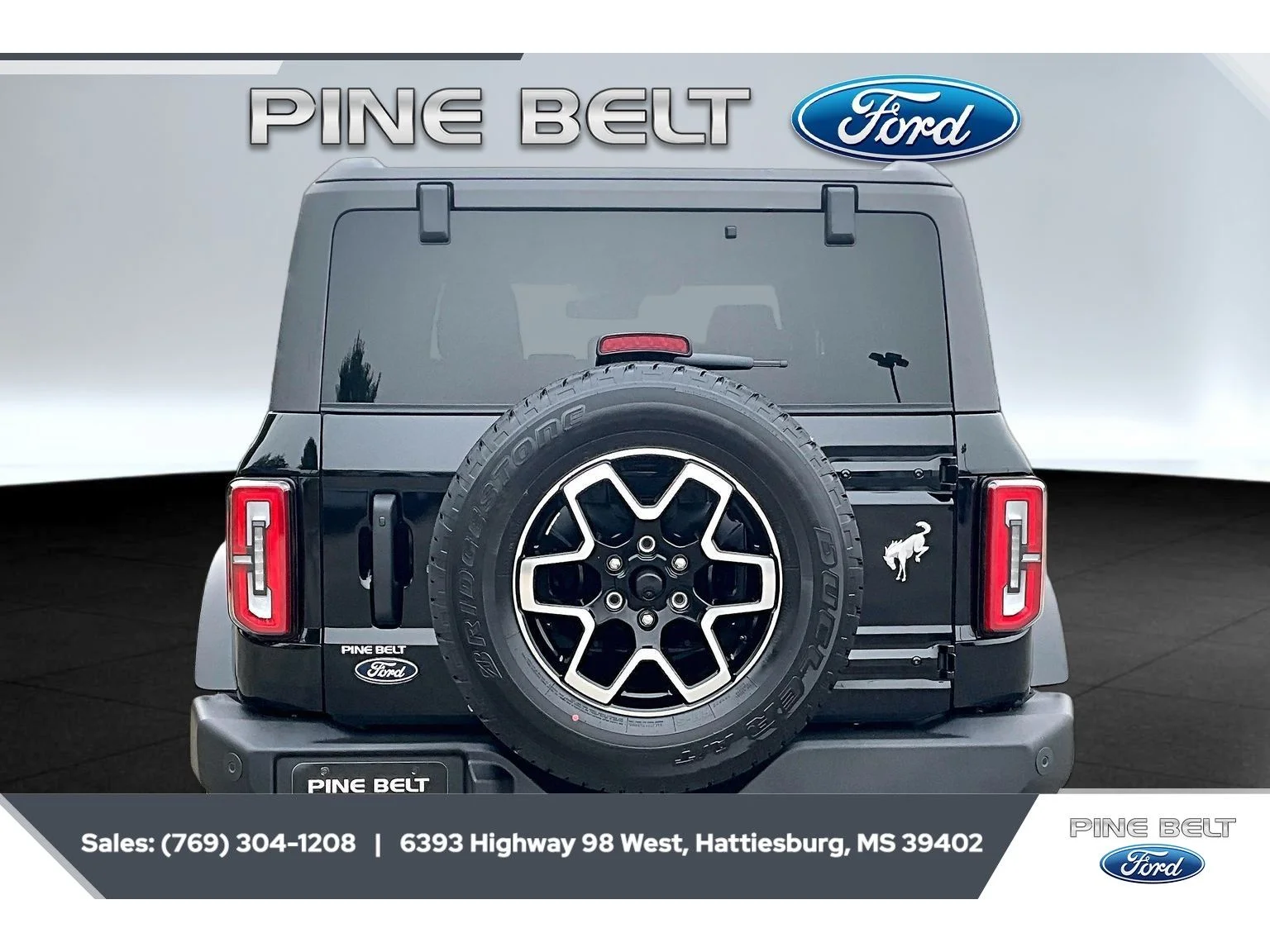 New 2026 Shadow Black Ford Outer Banks® image 4
