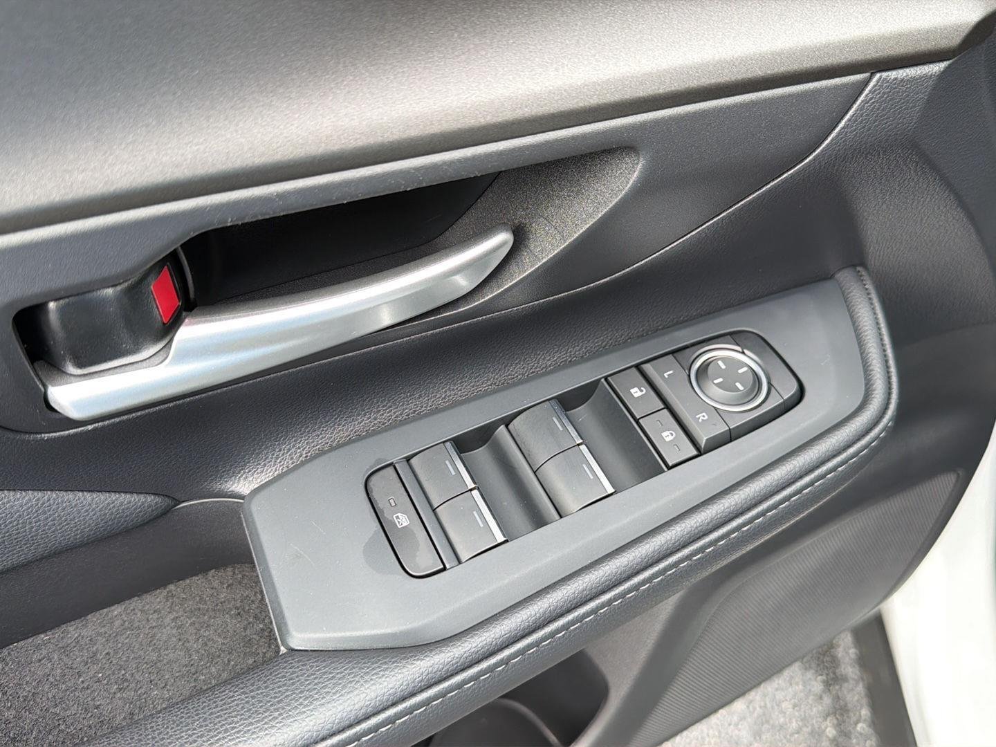 Used 2025 Wind Chill Pearl Toyota XLE image 32
