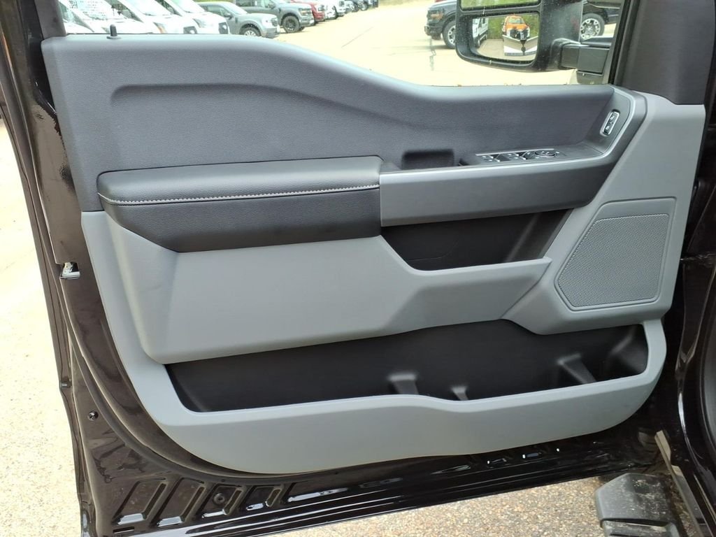 New 2026 Agate Black Metallic Ford F-250® XLT image 17