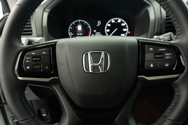 Used 2025 White Honda Touring image 20