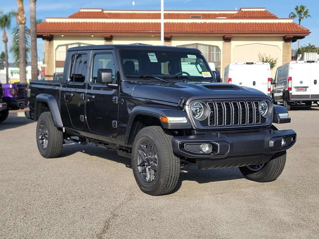 2026 Jeep Gladiator Sport S Auto's photo