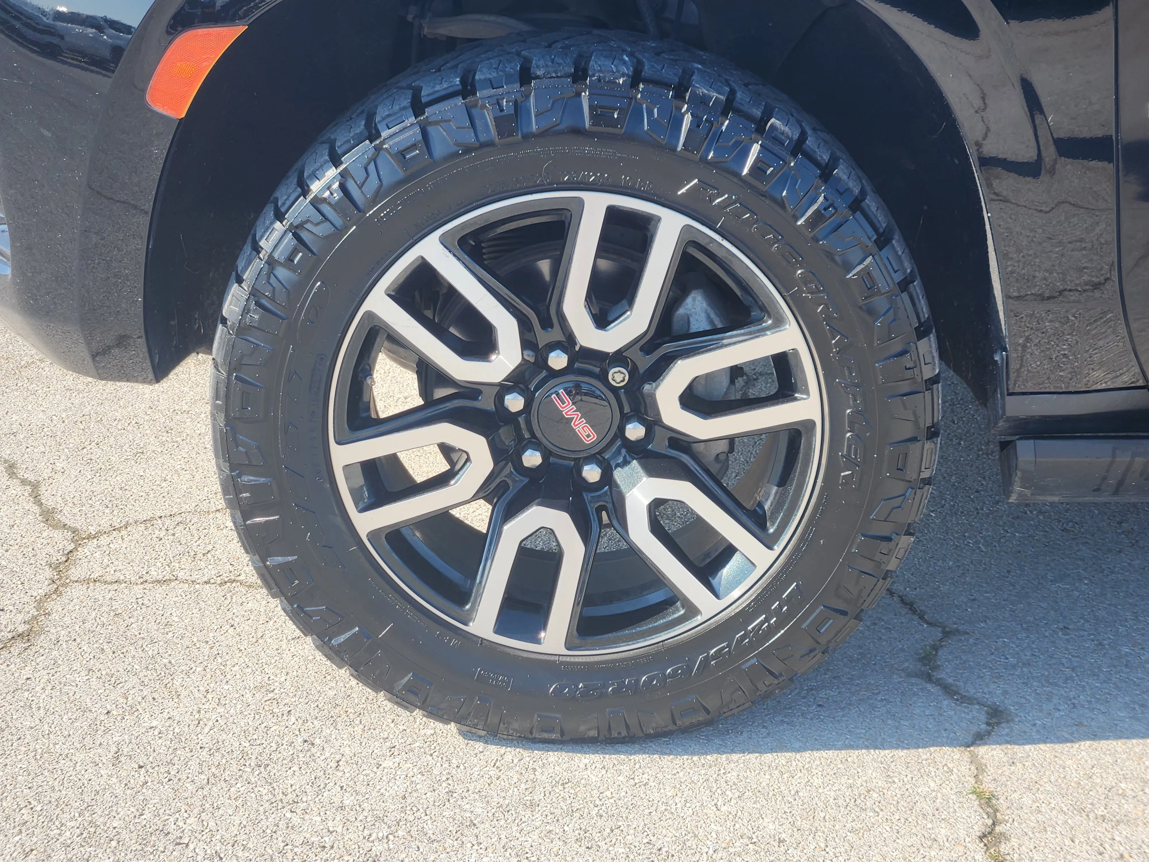 Used 2021 Onyx Black GMC AT4 image 10