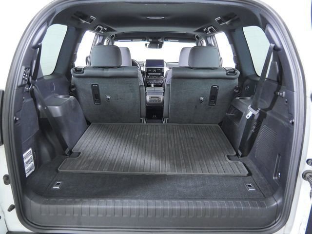Certified Used 2023 White Lexus 460 image 18