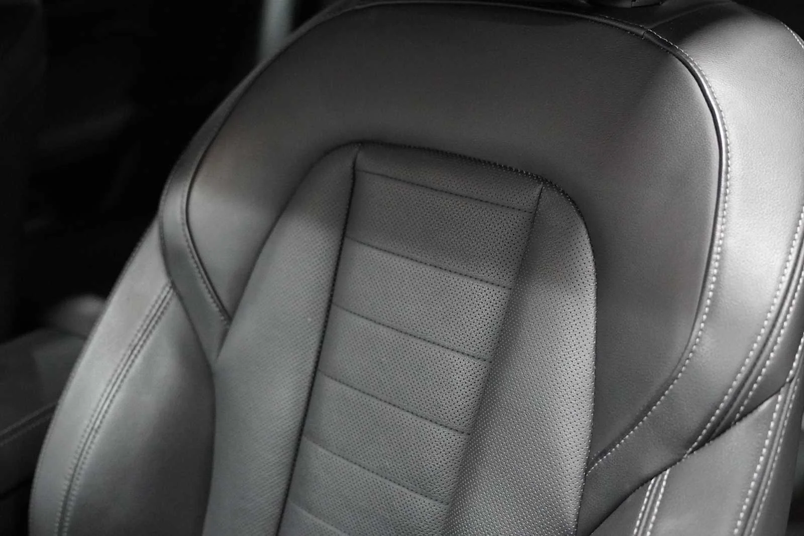 Used 2026 Black Sapphire Metallic BMW 430i image 12