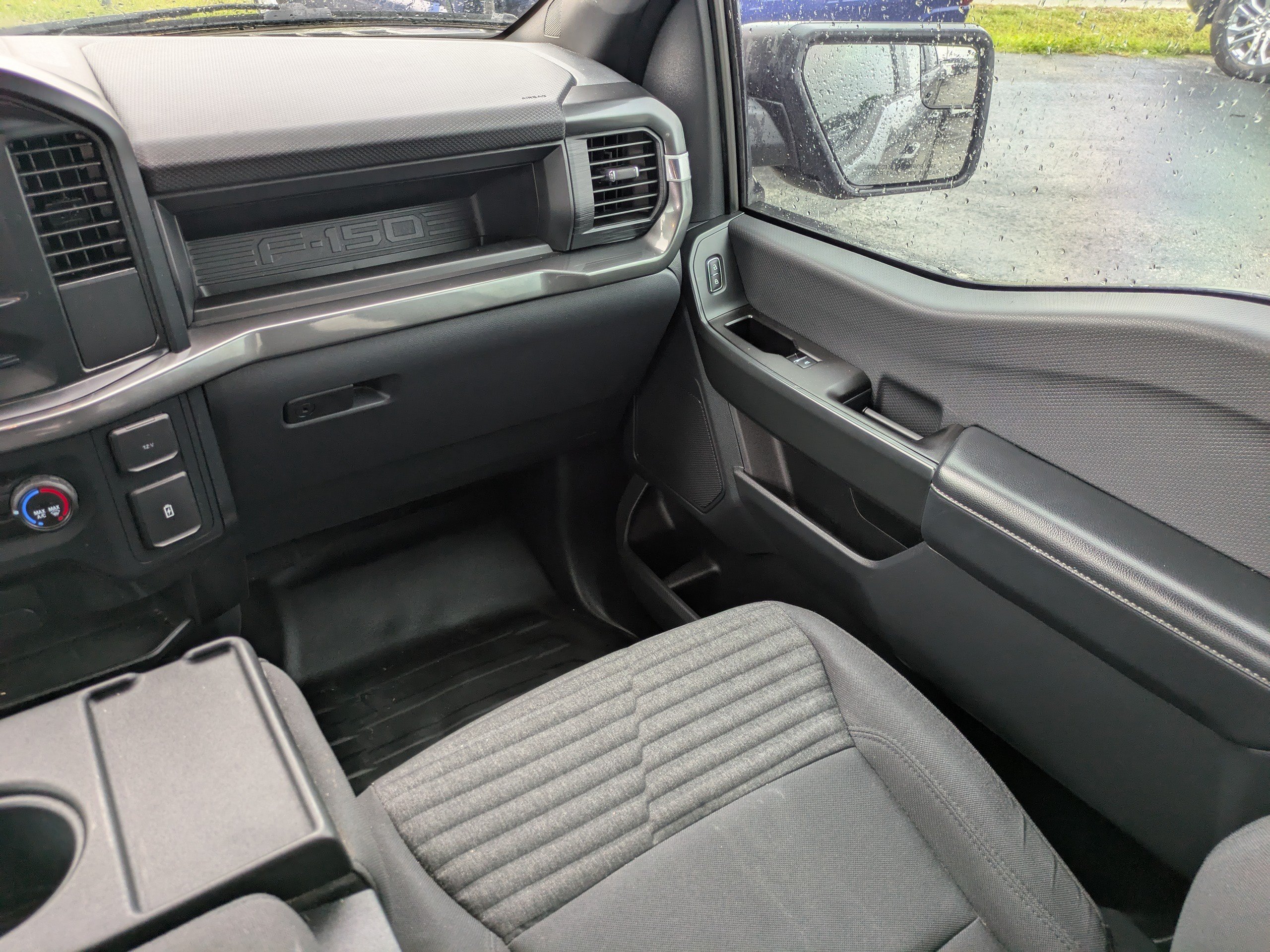 Used 2023  Ford XL image 16