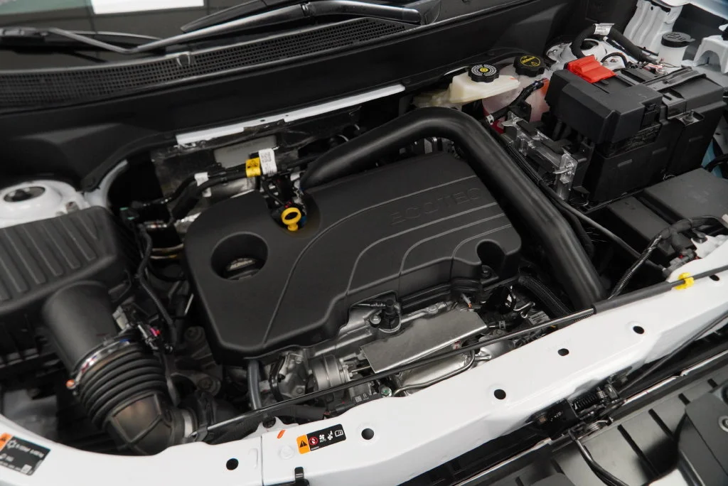 New 2027 Summit White Chevrolet LT image 39