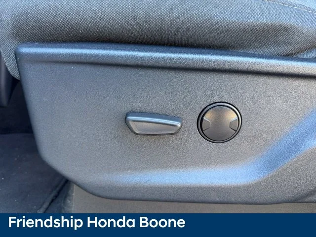 Used 2025 White Ford XLT image 18