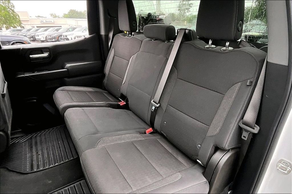 Used 2025 White Chevrolet Custom image 18