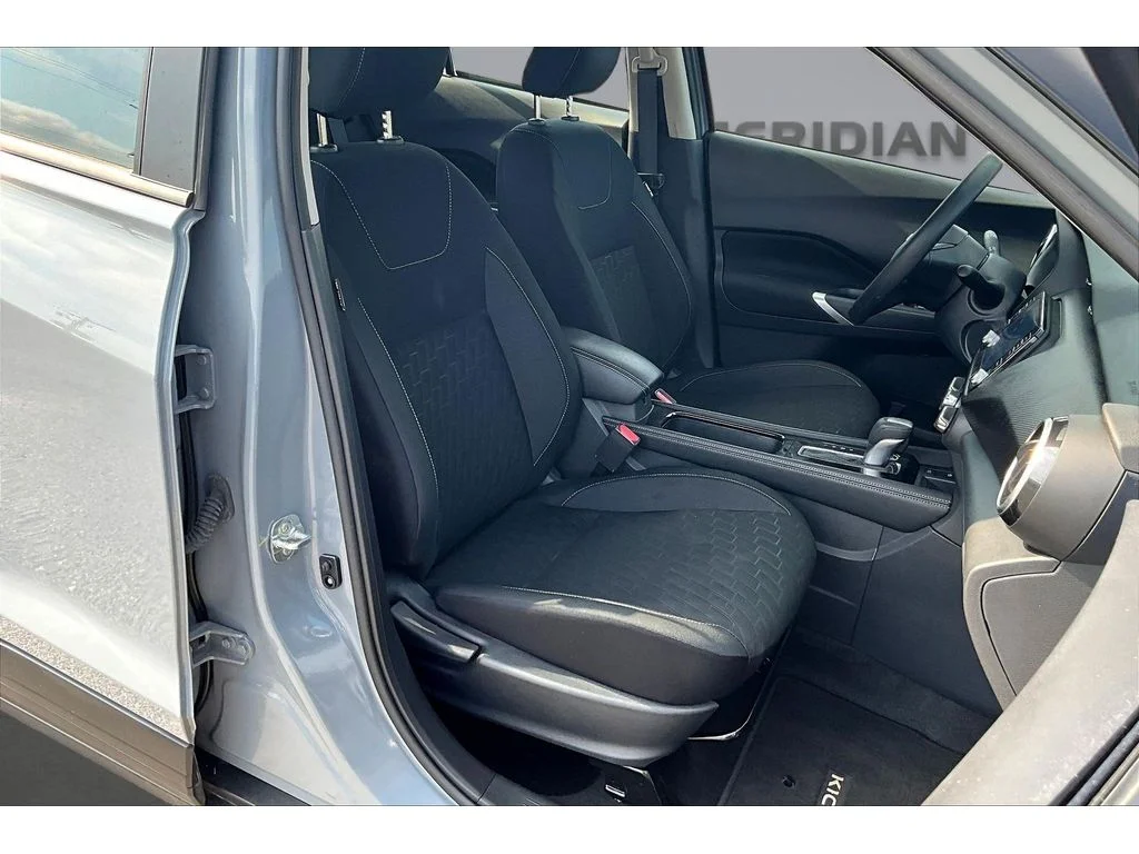 Used 2024 Gray Nissan SV image 6
