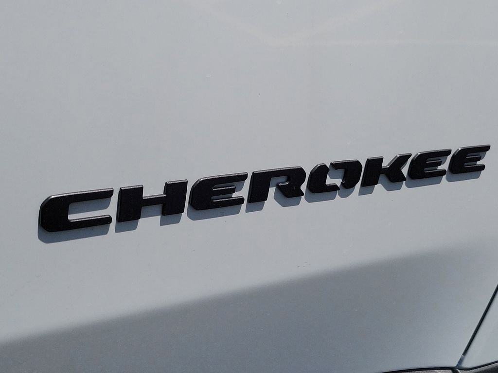 New 2026 Bright White Clear-Coat Exterior Paint Jeep Overland image 5