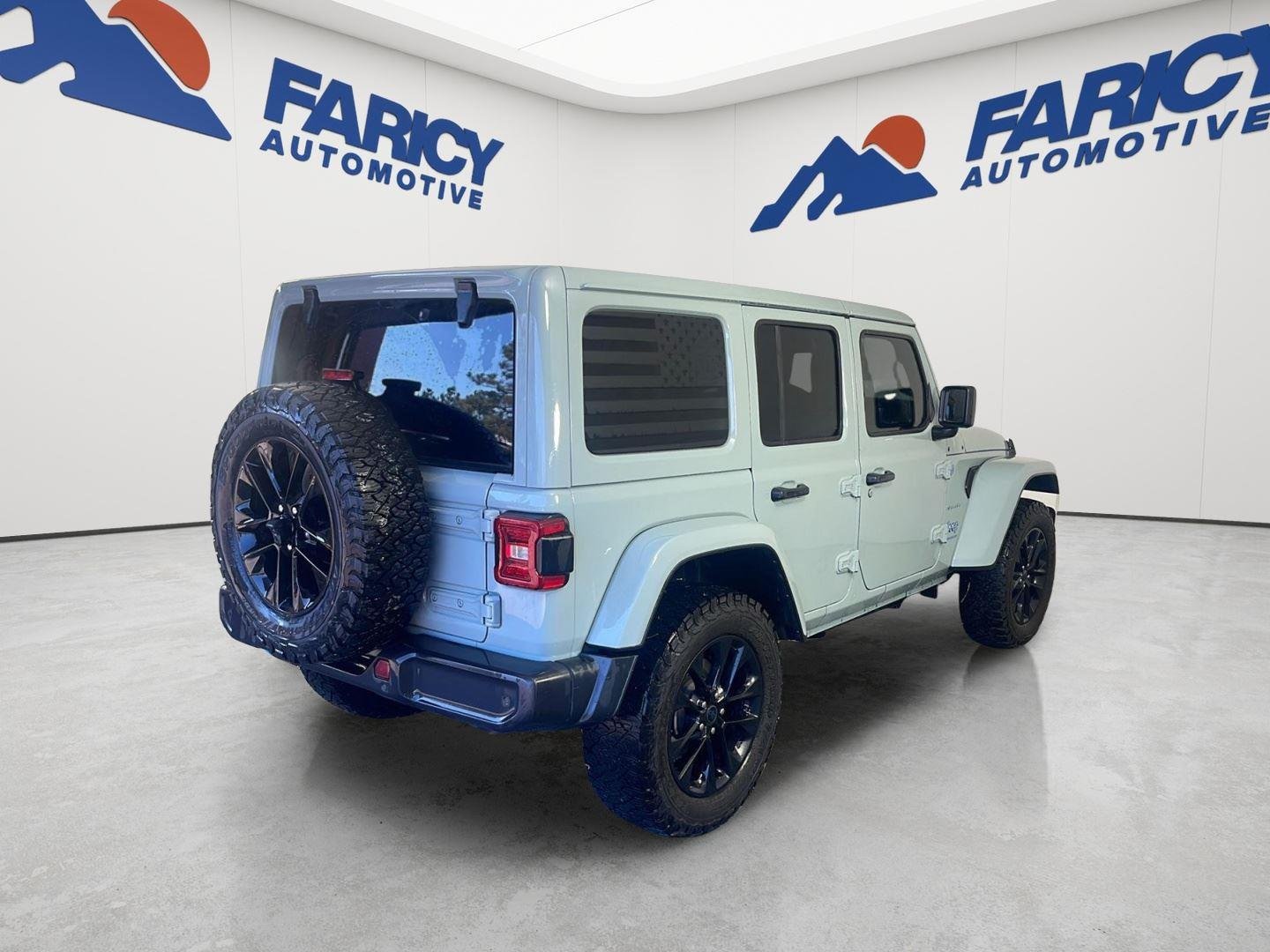 Used 2024 Earl Clearcoat Jeep Sahara image 7