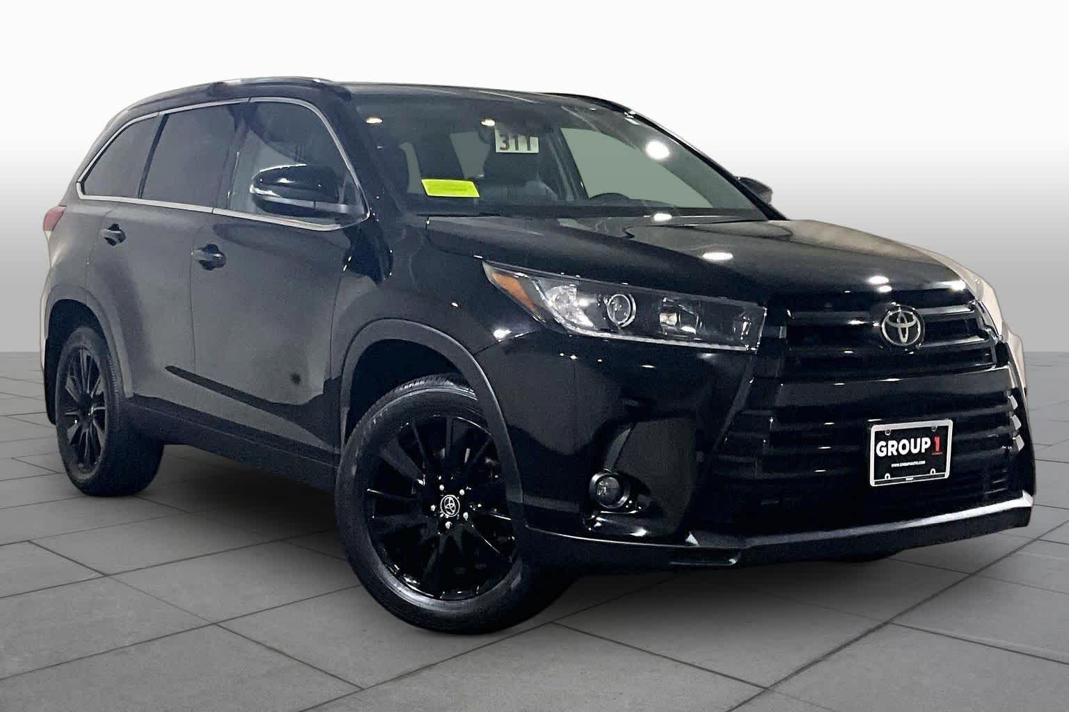 Used 2019 Midnight Black Metallic Toyota SE image 2