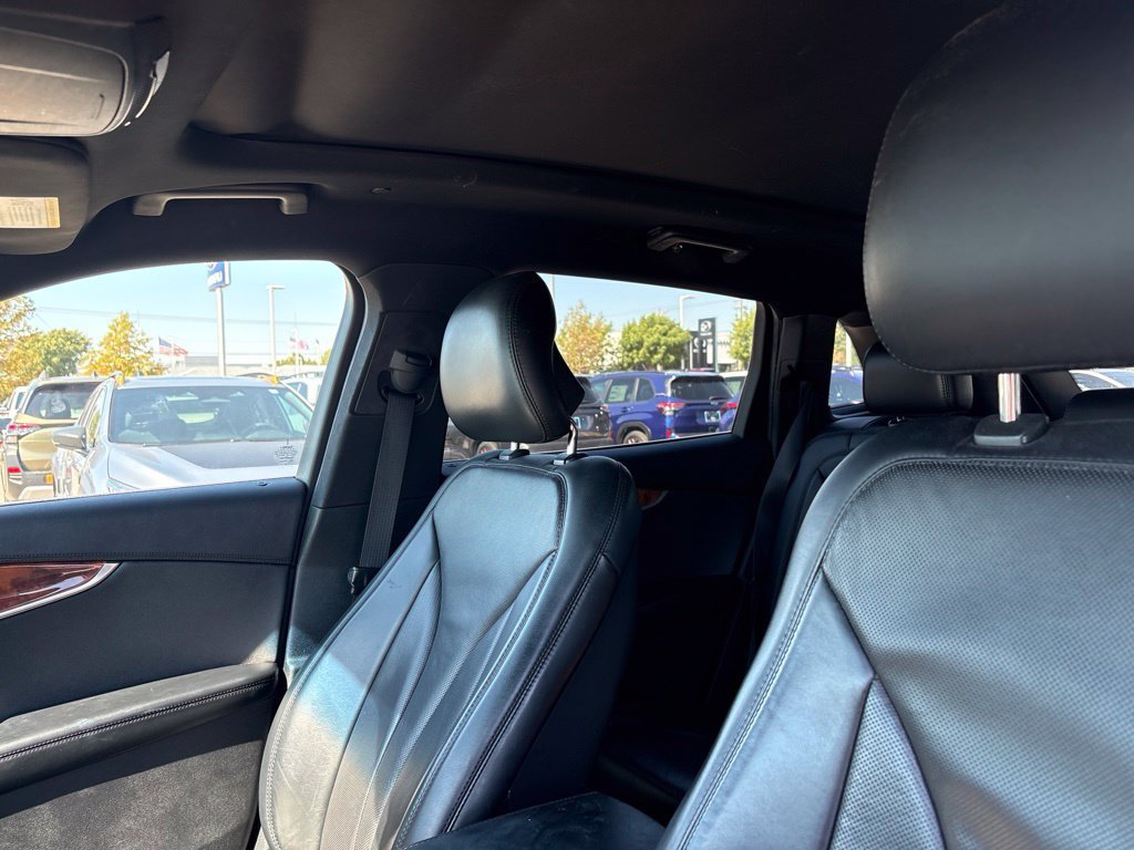 Used 2019 White Lincoln Reserve image 5