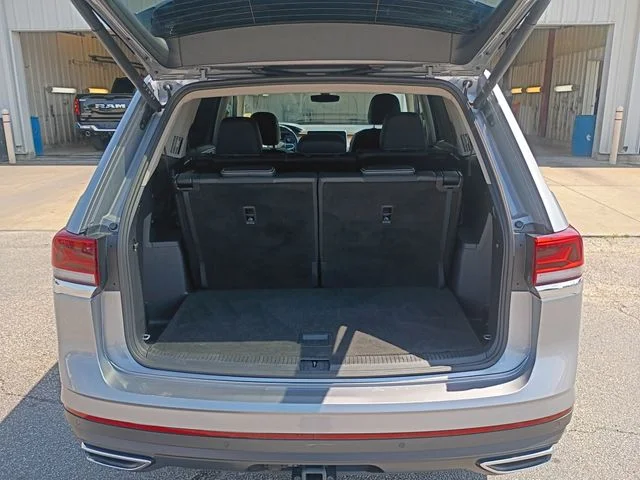 Used 2025 Gray Volkswagen 2.0T SE w/Technology image 22