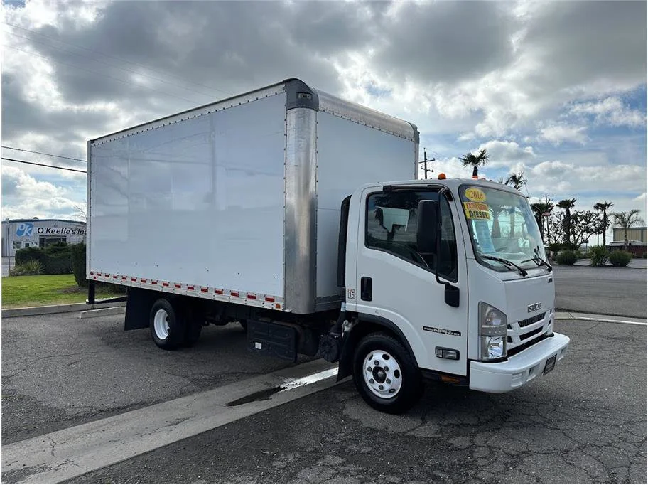 2018 Isuzu NPR-HD's photo