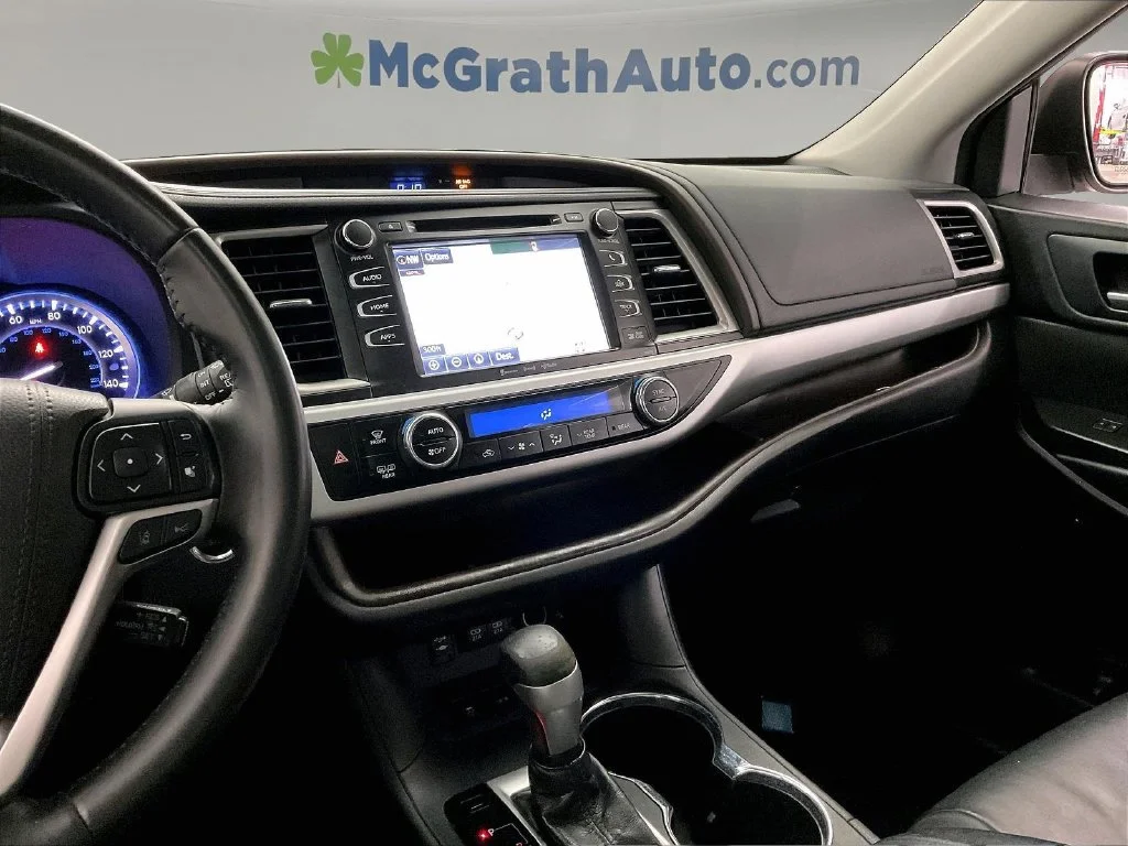 Certified Used 2018 White Toyota XLE image 9