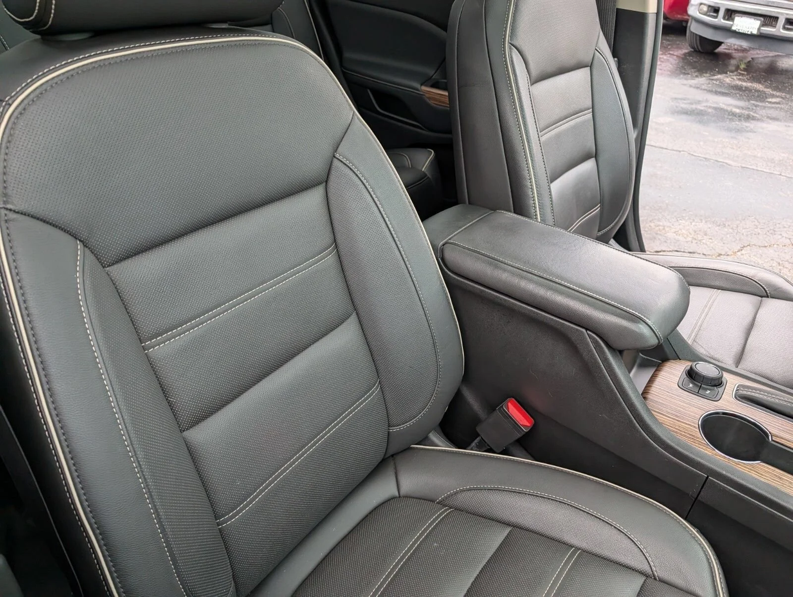 Used 2019 EBONY TWILIGHT METALLIC GMC Denali image 24