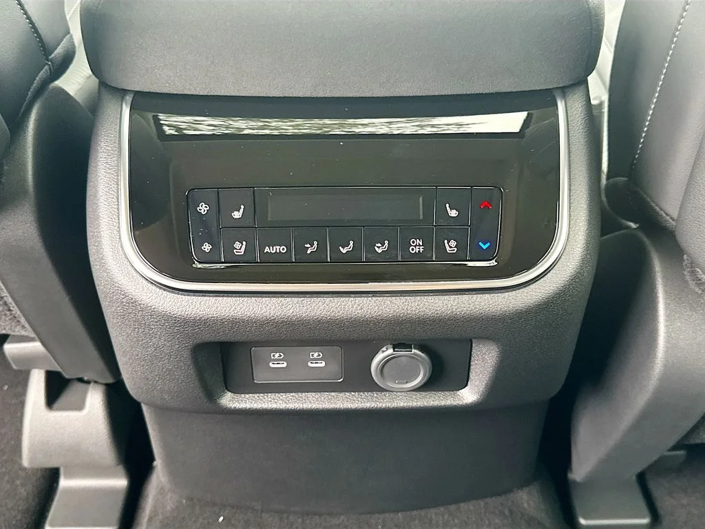 New 2026 BLACK OBSIDIAN INFINITI Luxe 2WD image 27